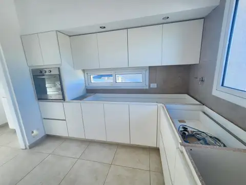 Casa Venta 3 Dormitorios Barrio Santa Sofía Lote de 615 m2 Pilar del Este