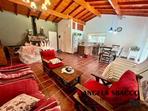 Casa 3 ambientes con 2 baños