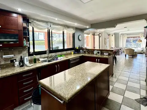 FUNES HILLS SAN MARINO