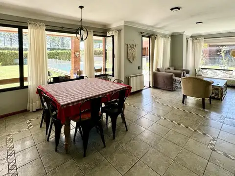 Casa en Venta en Funes, USD 480.000