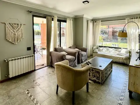 Casa 6 ambientes con 3 baños