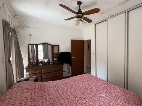 Venta Casa Un Dormitorio Y Local Comercial. Echesortu