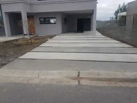 Panamericana ramal Escobar, kilómetro 54, entrando por calle Boote y por Ruta 25 y el camino Matheu/Zelaya. , Piso 1