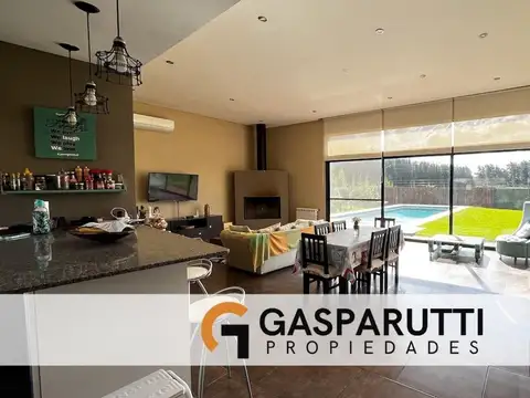 Casa 4 ambientes con 3 baños