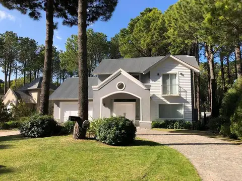 Etoneo 1241, Pinamar, Provincia de Buenos Aires, Argentina