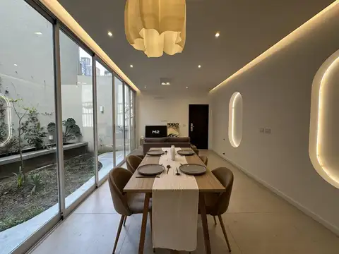 Casa de pasillo totalmente reciclada de 3 dormitorios con pileta y quincho