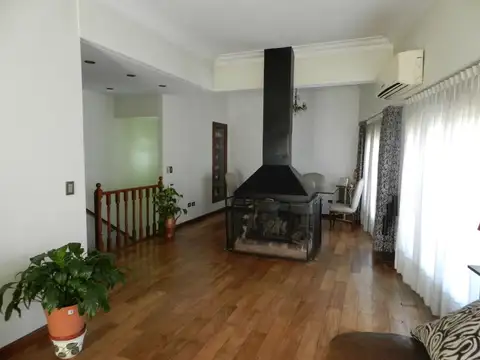 Depto Tipo Casa en Venta de 4 ambientes