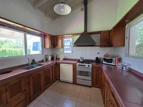 Casa 5 ambientes con 3 baños