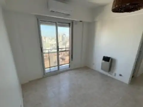 VENTA 2 AMBIENTES CTFTE CON BALCON.VALENTIN GOMEZ 2700