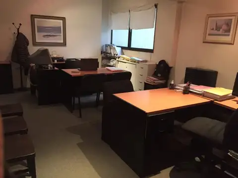 Oficina con 3 despachos al Frente Zona Centro