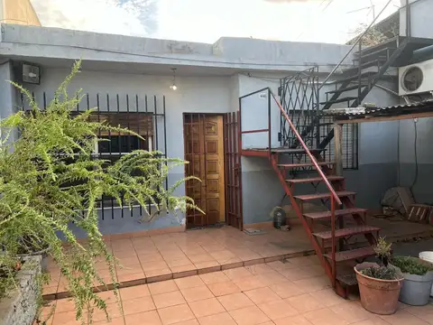 Venta PH tipo casa  5 ambientes -  Caseros