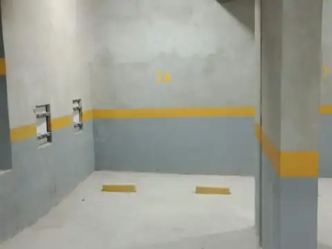 VENTA! COCHERA CUBIERTA