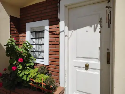 Depto Tipo Casa 3 ambientes con 2 baños