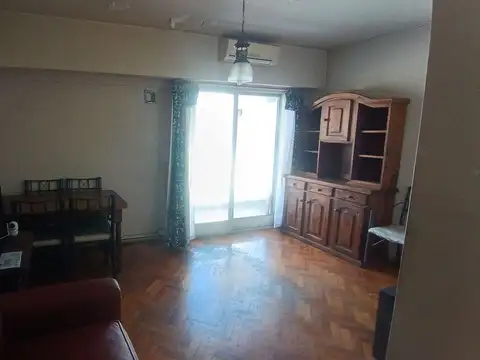 Venta Departamento De 2 Ambientes Piso 5° Floresta