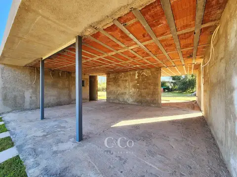 VENTA PROPIEDAD A TERMINAR (60% EDIFICADA) EN TERRENO DE 2.500M². COUNTRY CAUSANA- MALAGUEÑO