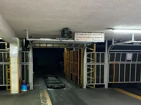 VENTA. Cochera fija. Recoleta