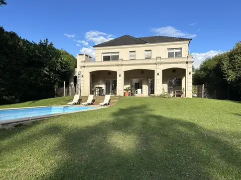 VENTA con renta en Los Castores, Nordelta, Casa al agua, 4 dormitorios.