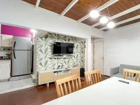 3 de Febrero al 700 entre Misiones y Maestro Santana