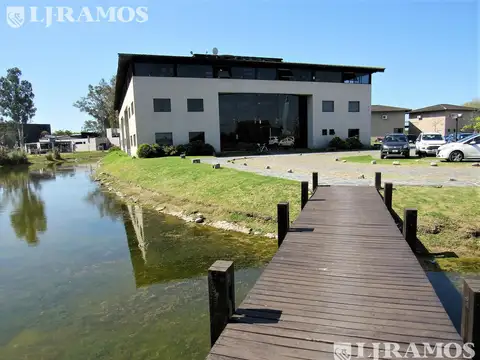 APTO CREDITO. OFICINA EN RIVIERA PARK