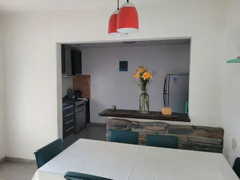 CASA 4 AMBIENTES EN VENTA EN QUILMES OESTE CENTRO