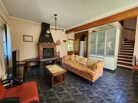 Alquiler Anual Casa Amueblada en El Bosque Country Club Campana | 4 Ambientes con Piscina