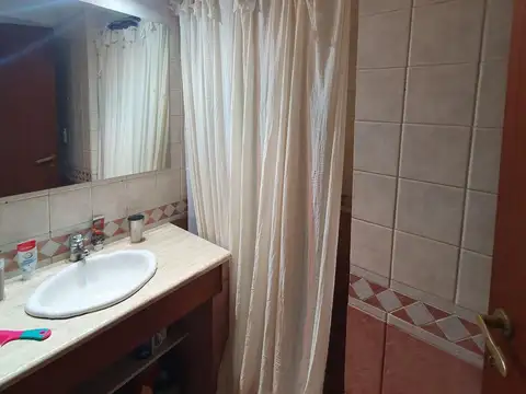 VENTA Casa 4 dormitorios. Calle Agüero. JK