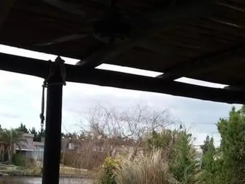 Casa  en venta a la laguna 4 dormitorios en Los Sauces