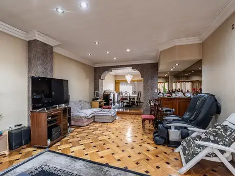 Casa 5 ambientes con 5 baños