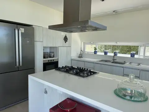 VENTA CASA AL AGUA BARRIO ISLAS EL CANTON