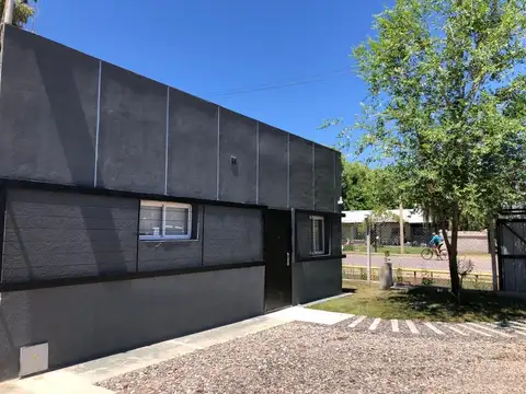 VENTA DE BASE INDUSTRIAL, PLOTTIER