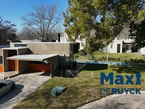 Casa 4 ambientes con 3 baños