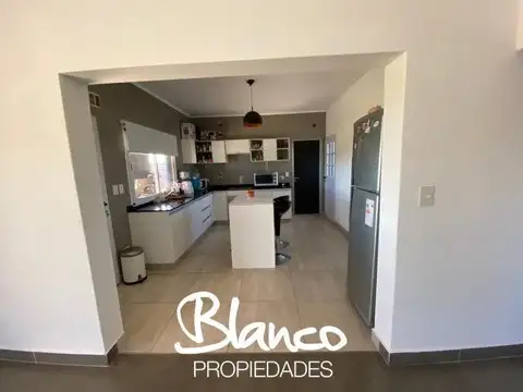 Casa en Venta en El Canton, USD 220.000