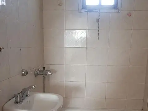 Departamento en Alquiler en Parque Chacabuco, $ 600.000