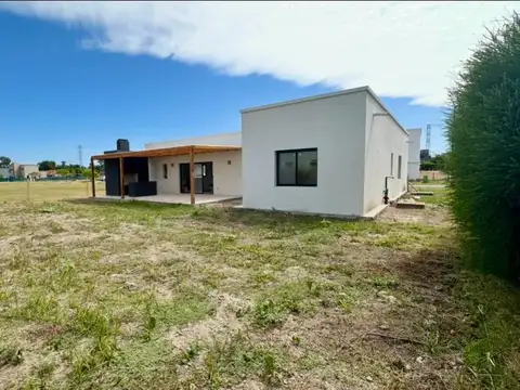 Casa en Venta con 4 cocheras