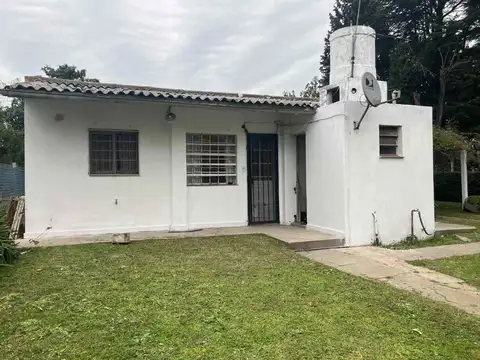 Casa 2 ambientes con 1 baño