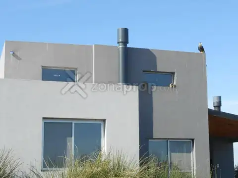 Casa 6 ambientes con 3 baños