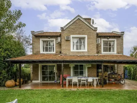 Casa 4 Amb con pileta. Soles del Pilar. APTO CREDITOc/Renta .