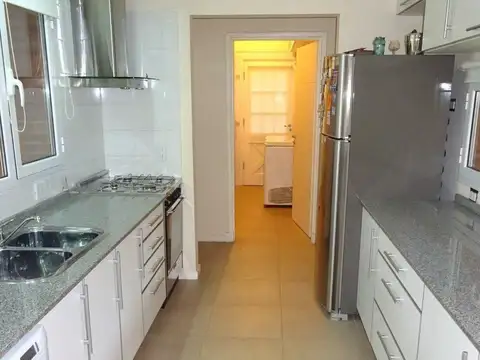 Casa 4 ambientes con 3 baños