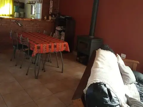 Casa 3 ambientes con 1 baño