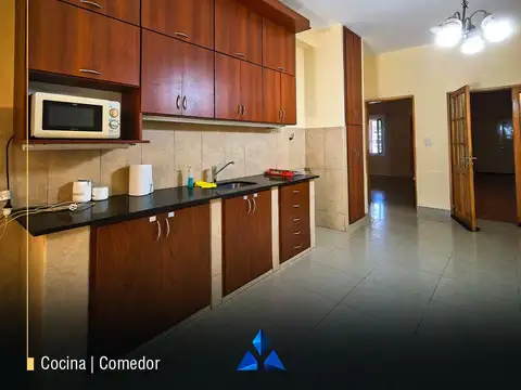 Casa 5 ambientes con 1 baño