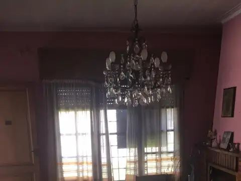 Excelente Chalet de 4 ambientes en Lote Propio de 250 M2