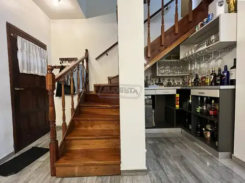 Depto Tipo Casa en Venta en San Nicolás, USD 150.000
