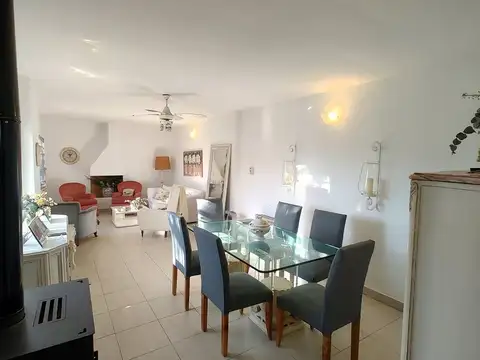 Casa en Venta en La Alborada, USD 280.000