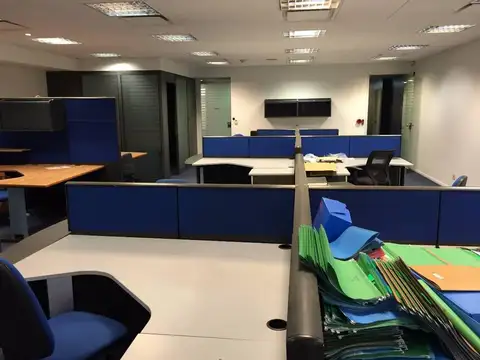 Oficina en Venta con 4 cocheras