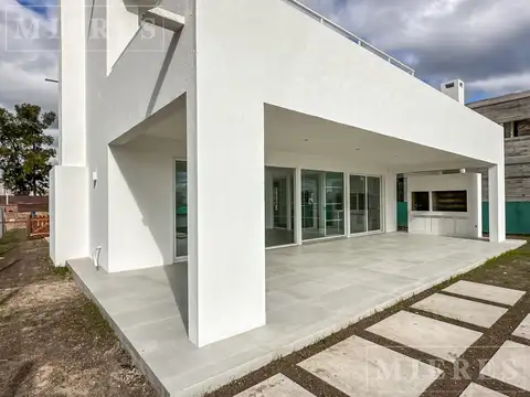 Casa en Venta en Laguna Grande, USD 590.000