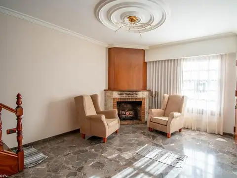 Casa en Venta en Azcuenaga, USD 230.000