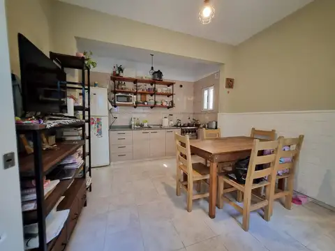 Depto Tipo Casa en Venta en Temperley, USD 70.000