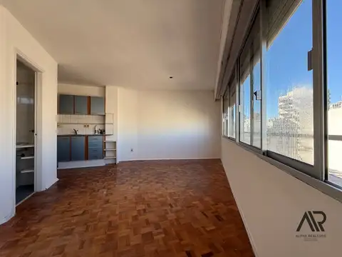 Venta Monoambiente en Pocitos, piso 10 al frente.