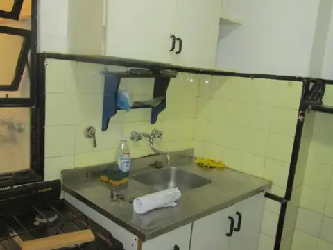 2 ambientes c/lavadero y cocina separada. Apto profesional