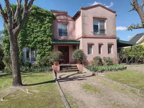 Casa a la venta 4 ambientes en Barrio Los Sauces. Pilar _